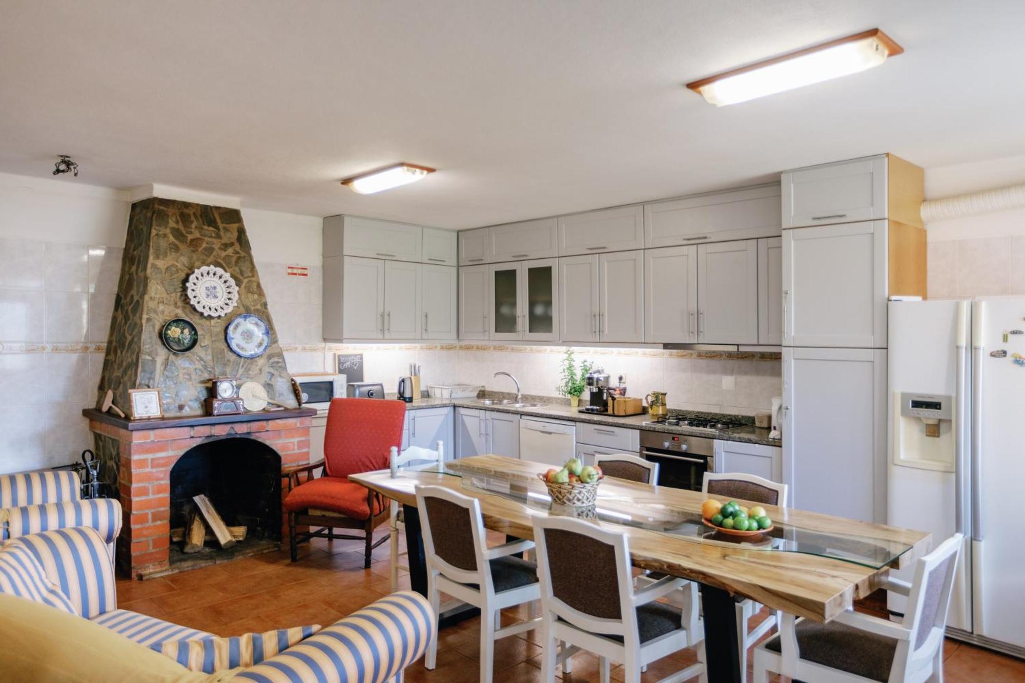 R3 - Guesthouse Travessa Da Arieira Aguda (Leiria) Buitenkant foto